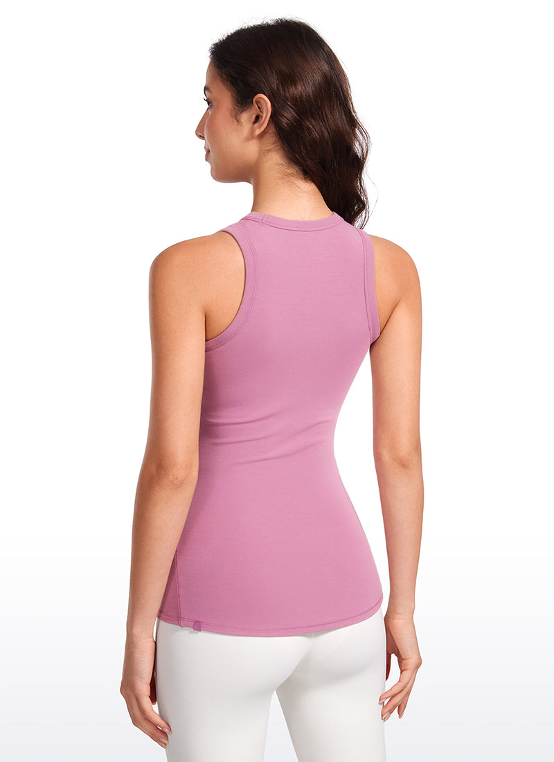 Geripptes Racerback-Tanktop mit hohem Halsausschnitt und Hüftlänge
